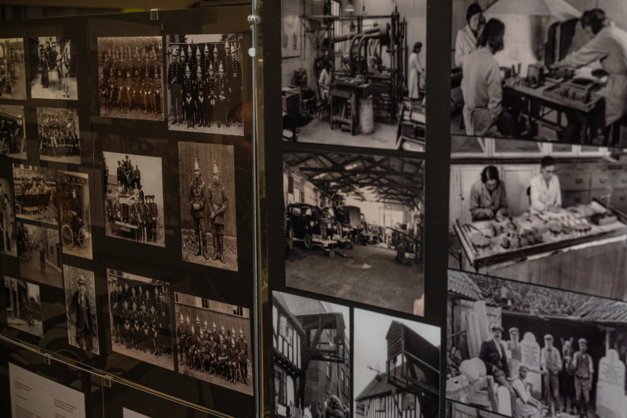 Woodbridge-Museum-historic-photo-display-suffolk.jpg